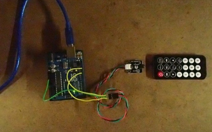 Circuit design IR-Remote {ARDUINO} Sensor - Tinkercad
