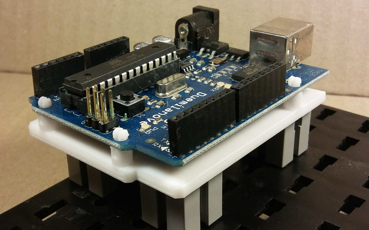 Topo Arduino 3D design fischertechnik arduino uno mount - Tinkercad